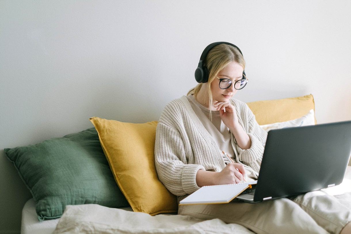 woman with laptop